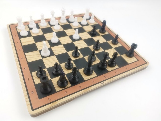 Bàn Cờ Vua Gấp Urra V-Square Chess